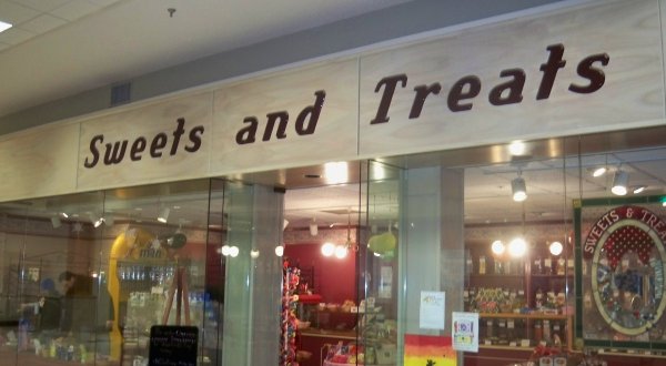 The Absolutely Whimsical Candy Store In Iowa, Sweets and Treats, Will Make You Feel Like A Kid Again