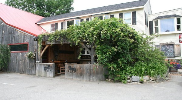 You Can Dine In An Actual Horse Stall At This Rustic Steakhouse In A Former New Hampshire Barn