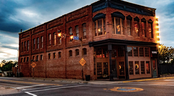 There’s A Restaurant In This 128-Year-Old Warehouse In Louisiana And You’ll Want To Visit