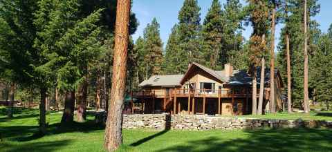 Spend Your Next Weekend Away At The Peaceful Moraine Bed & Breakfast In Montana