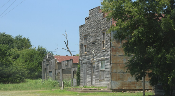 Visit These 5 Creepy Ghost Towns In Oklahoma At Your Own Risk