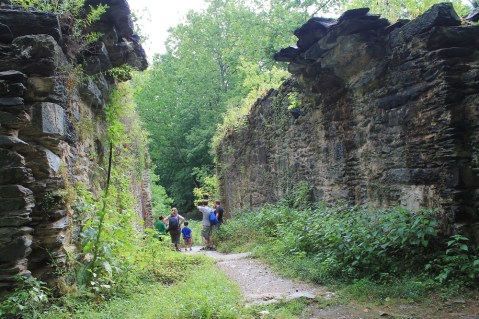 The Gorgeous Half-Mile Hike In West Virginia's Eastern Panhandle That Will Lead You Past A River And Ruins