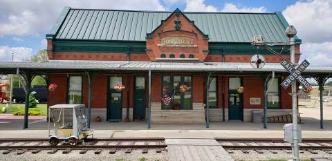 There’s Only One Remaining Train Station Like This In All Of Iowa And It’s Magnificent
