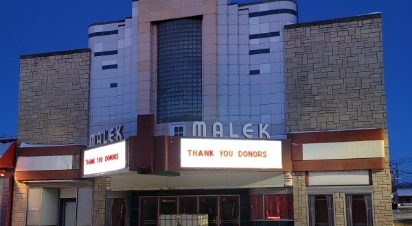 The Lights Are Back On At This Abandoned Art Deco Theater In Iowa And It’s Stunning