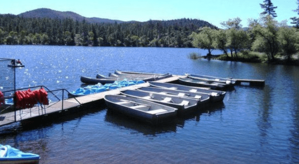 Lynx Lake In Arizona Is Almost Too Beautiful To Be Real