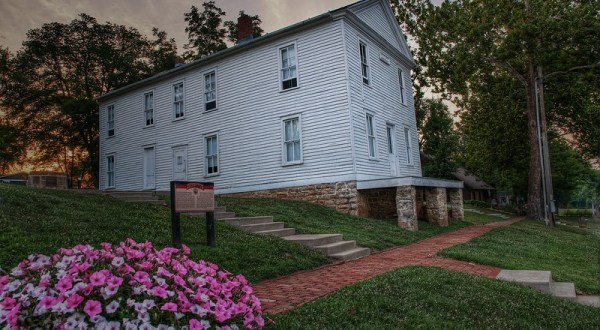 This Weekend Itinerary Is Perfect For Exploring Lecompton In Kansas
