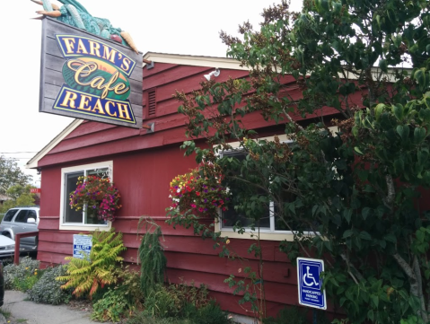 A Secluded Restaurant In The Washington Countryside, Farm's Reach Cafe Is One Of The Most Charming Places You'll Ever Eat