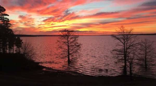 The Sunrises At This Lake In Mississippi Are Worth Waking Up Early For