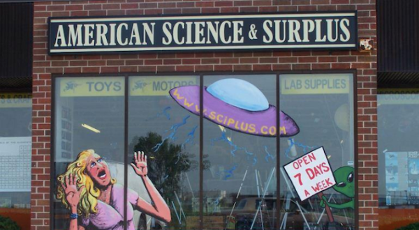 You Can Find Strange, Hard-To-Find Items At This One-Of-A-Kind Shop In Illinois