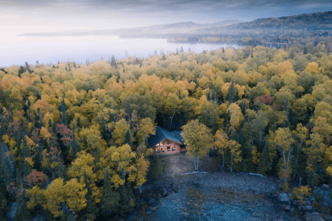 Nestled In A Hidden Cove On Lake Superior, This Minnesota Airbnb Is An Absolute Must-Stay