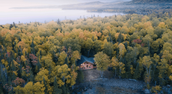 Nestled In A Hidden Cove On Lake Superior, This Minnesota Airbnb Is An Absolute Must-Stay