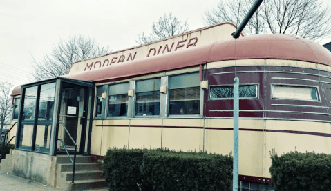 You Need To Visit Modern Diner, An Epic Train Car Restaurant Right Here In Rhode Island