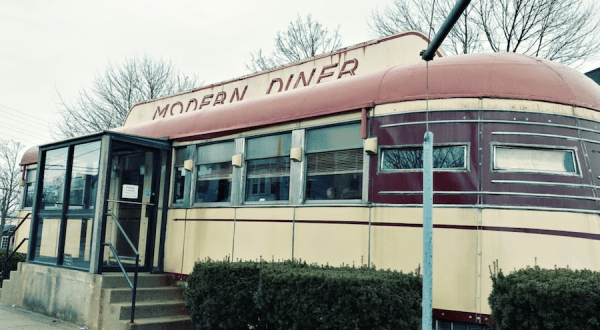 You Need To Visit Modern Diner, An Epic Train Car Restaurant Right Here In Rhode Island