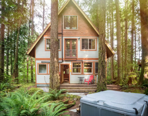 Enjoy A Private Hideaway At The Rustic Industrial Treetop Cabin In Washington