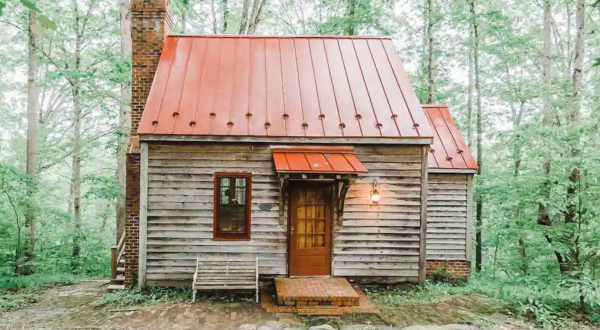 Enjoy 50 Acres Of Private Woods When You Stay At This Idyllic Virginia Airbnb Cabin