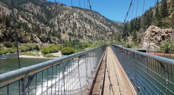 This Epic Hiking Trail Starts At Pyramid Lake In Nevada And Stretches Across State Borders