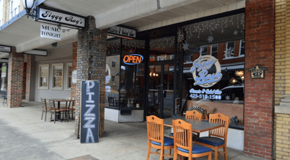 Enjoy Fresh, Hot Pizza And Live Local Bands At Jiggy Ray’s Pizza In East Tennessee