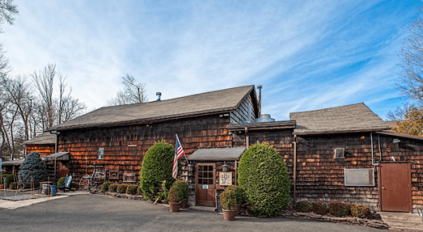 There’s A Restaurant In This 242-Year-Old Barn In New Jersey And You’ll Want To Visit
