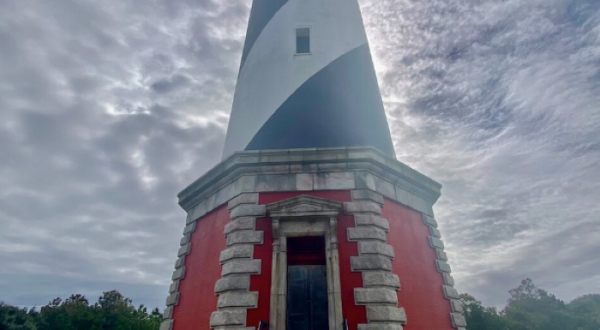 The Terrifying Tale Of North Carolina’s Haunted Cape Hatteras Lighthouse Will Give You Nightmares
