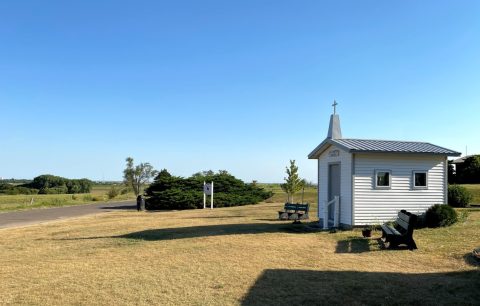 The Center Of The Contiguous United States Has A Tiny Chapel That Never Closes And It's In Kansas