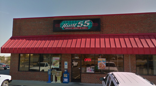 Home Of The 4-Pound Burger, Hwy 55 Burgers In North Carolina Shouldn’t Be Passed Up