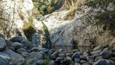 You’ll Want To Spend All Day At Switzer Falls, A Waterfall-Fed Pool In Southern California