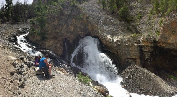 The Lower Cedar Creek Falls Trail In Idaho Is A 3-Mile Out-And-Back Hike With A Waterfall Finish