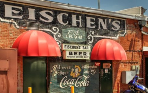 Eischen's Is A Hole-In-The-Wall Bar In Oklahoma With Some Of The Best Fried Chicken In The State