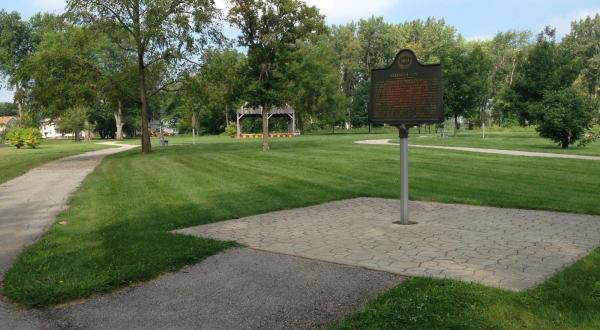 These 6 Hiking Trails Around Detroit Lead To Some Incredible Pieces Of History