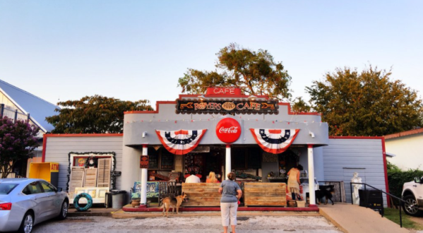 Locals Are Obsessed With Royer’s Round Top Café, A Small-Town Texas Restaurant With A Cult Following
