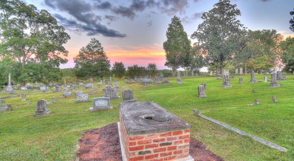 Most People Don’t Know The Story Behind This Bizarre Tomb In Small Town Mississippi