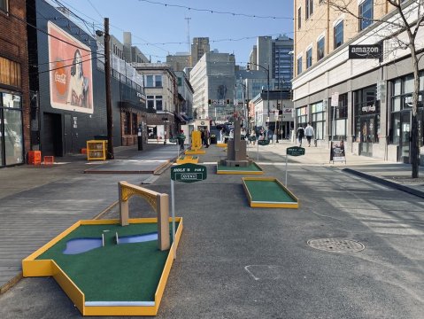 Play A Free Round Of Mini Golf At This Pop-Up Course On Oakland Avenue In Pittsburgh