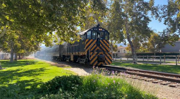 The Fillmore And Western Railway Vintage Train Ride Offers Some Of The Most Breathtaking Views In Southern California