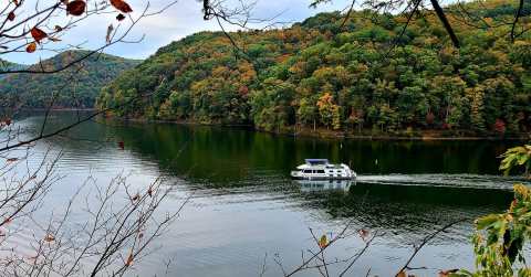 This Summer, Take A West Virginia Vacation On A Floating Villa On Sutton Lake