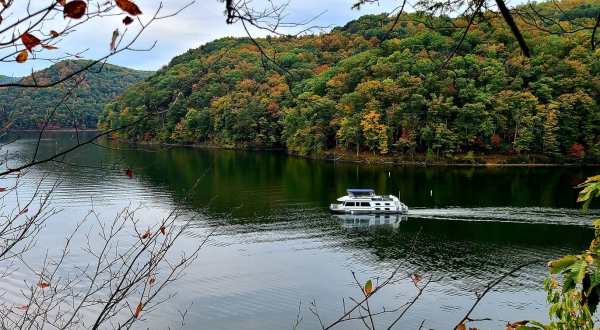 This Summer, Take A West Virginia Vacation On A Floating Villa On Sutton Lake