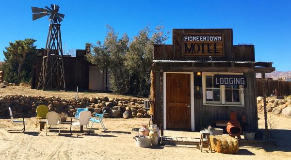 Staying At Pioneer Motel In Southern California Will Leave You Feeling Like You’re In An Old Western Movie