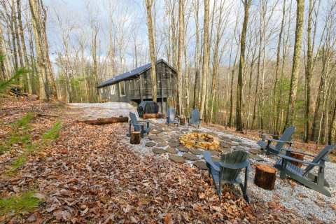 Hide Away On On A Private 5 Acres Of Land In Red River Gorge At This Beautiful Cabin Rental In Kentucky