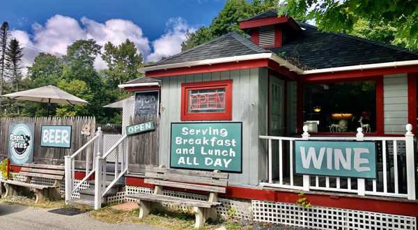 Home of the 14-inch Pancake, Papa Pete’s In Vermont Shouldn’t Be Passed Up
