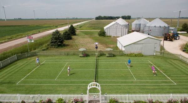 Practice Your Serve On Iowa’s Only Grass Tennis Court That’s Just Like Wimbledon