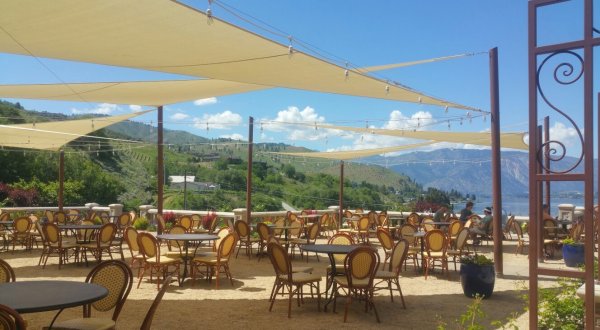 Drink In The Views And Eat Delicious Food At Siren Song Wines In Washington