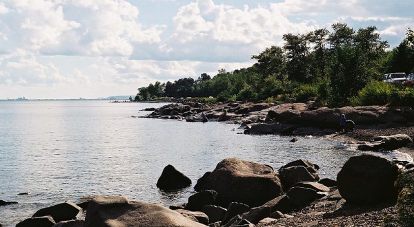 This Hidden Beach Along Minnesota’s North Shore Is The Best Place To Find Agates