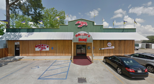 Small Town Meets Big Flavors At Rocky’s Tails & Shells In Louisiana