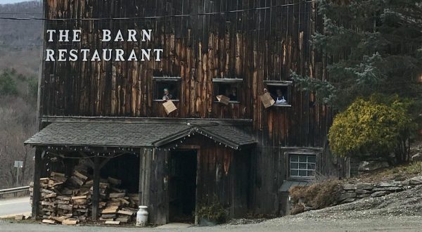 There’s A Restaurant In This Stable Built In 1880 In Vermont And You’ll Want To Visit