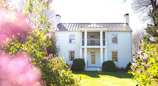 Nestled In The Heart Of Virginia’s Wine Country, The Farmhouse Is A Must-See Vineyard Accommodation