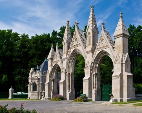 You Won’t Want To Visit The Notorious Crown Hill Cemetery In Indiana Alone Or After Dark