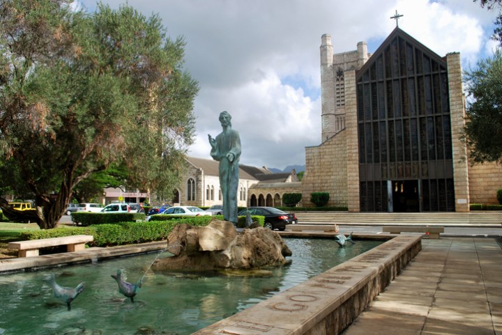 outside fountain at The Cathedral of St. Andrew in Hawaii