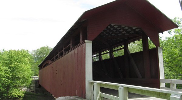 One Of The Longest Covered Bridges In Pennsylvania Is 136 Feet Long And Near Pittsburgh