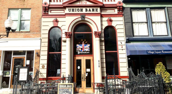 There’s A Restaurant In This Former Bank From The 1870s In Virginia And You’ll Want To Visit