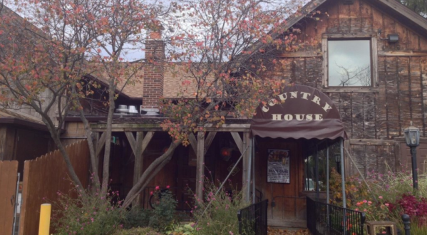 You May Have A Ghostly Encounter While Dining At The Country House Restaurant In Illinois