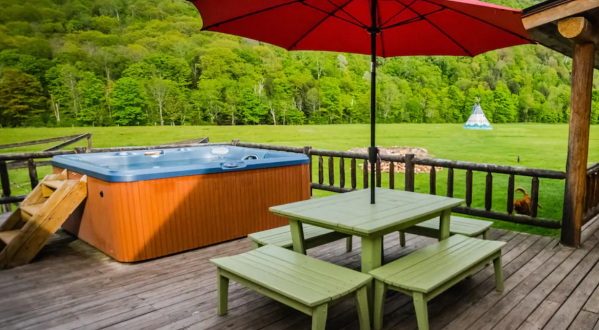 Soak In A Hot Tub Surrounded By Natural Beauty At These 5 Cabins In Vermont